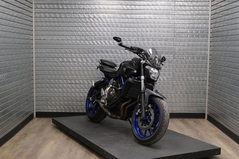 USED 2015 YAMAHA FZ07 Image 1