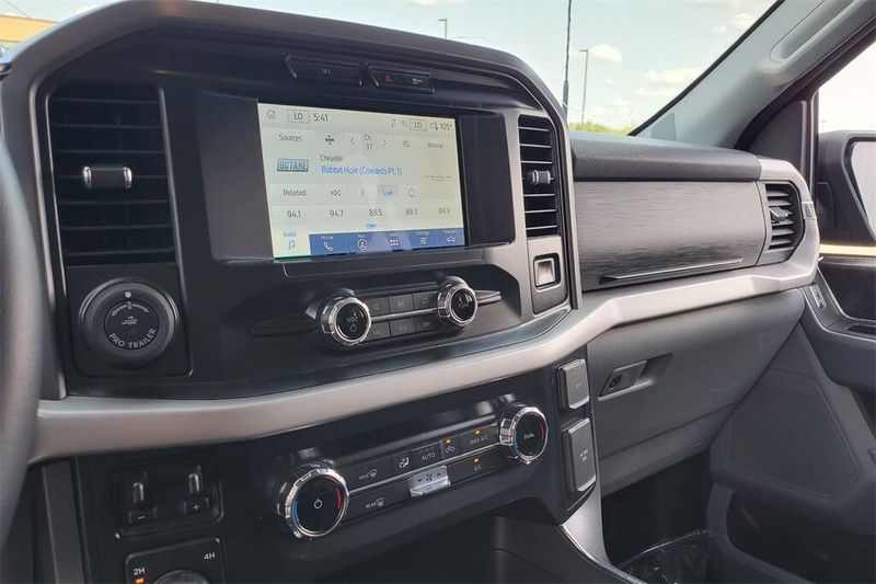 2022 Ford F-150 XLT photo 16