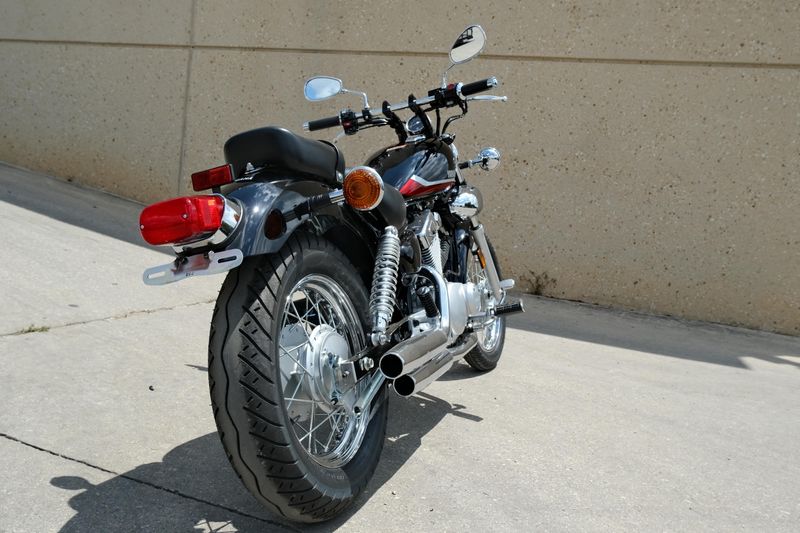2025 Yamaha V STAR 250 RAVEN Image 7