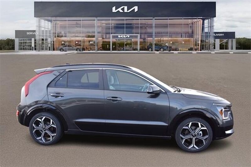 New 2025 Kia Niro EX TouringImage 2