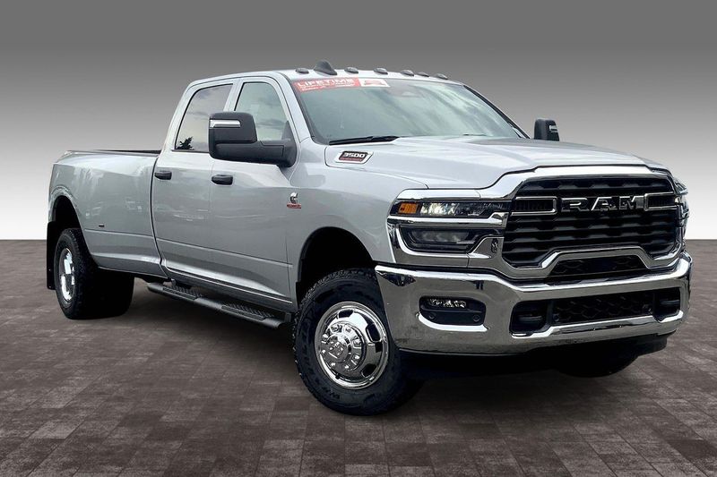 2026 Ram 3500 Tradesman photo 2