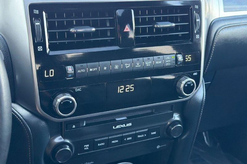 Used 2023 Lexus GX 460Image 18