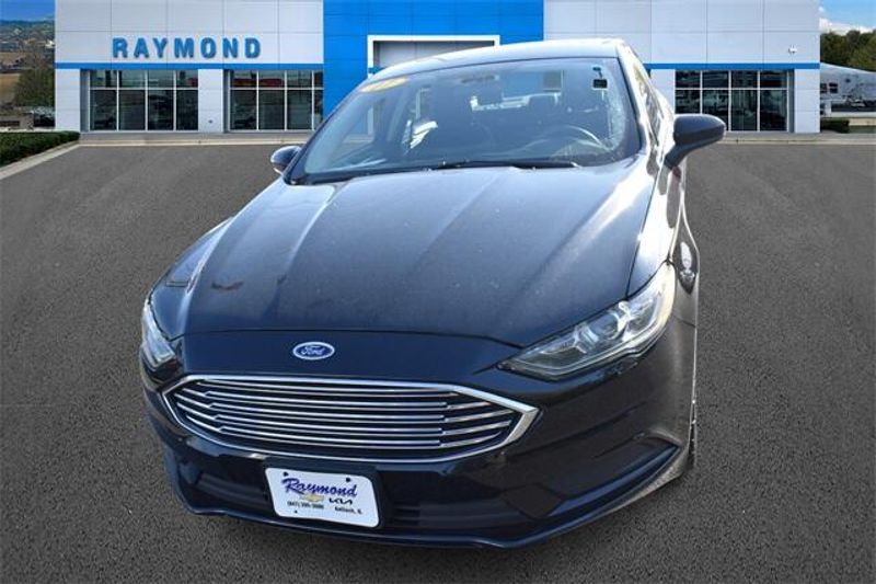 2017 Ford Fusion SEImage 7