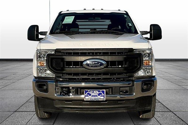 2021 Ford F-350 Chassis XLImage 3