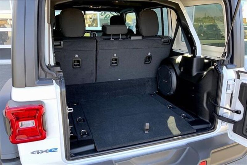 Used 2022 Jeep Wrangler 4xE Unlimited Rubicon 4xeImage 34