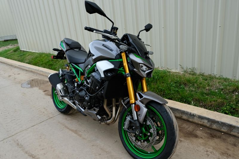 NEW 2025 KAWASAKI Z900 SE ABS Image 1