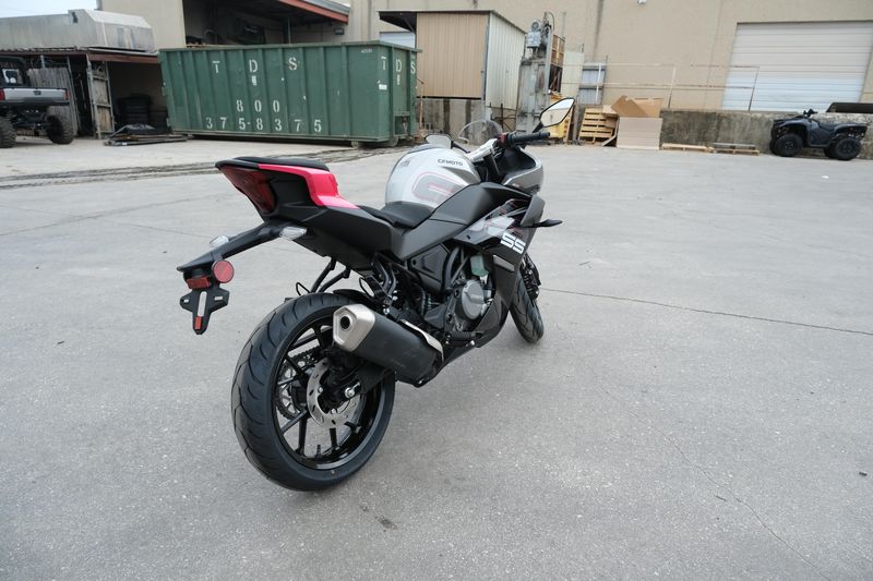 2024 CFMOTO 300SS NEBULA BLACKImage 25