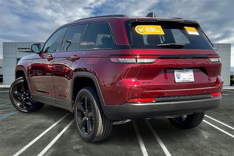 2024 Jeep Grand Cherokee Image 10