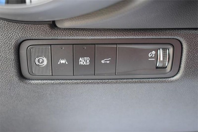 2025 Chevrolet Equinox EV RSImage 24