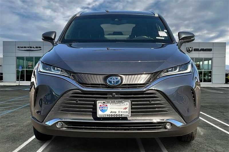 2022 Toyota Venza Limited photo 2