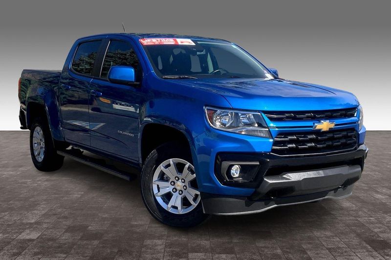 2021 Chevrolet Colorado LT photo 3