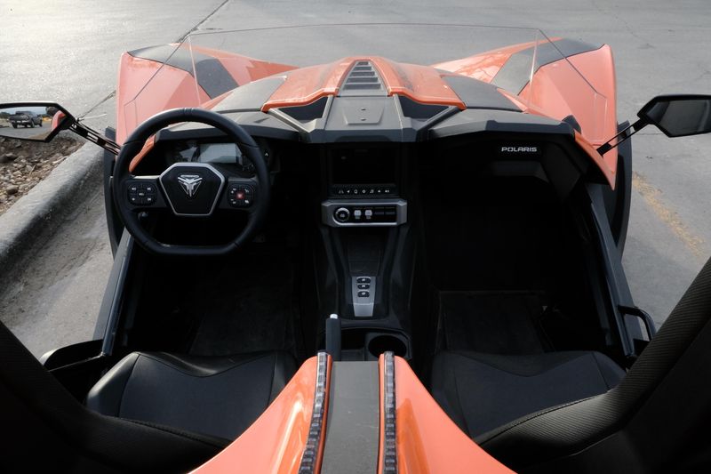 2024 Polaris SLINGSHOT SL AUTODRIVE VOLT ORANGEImage 5