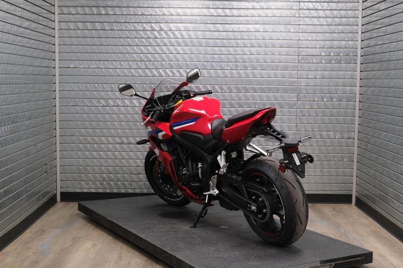 NEW 2026 HONDA CBR650R ECLUTCH Image 5