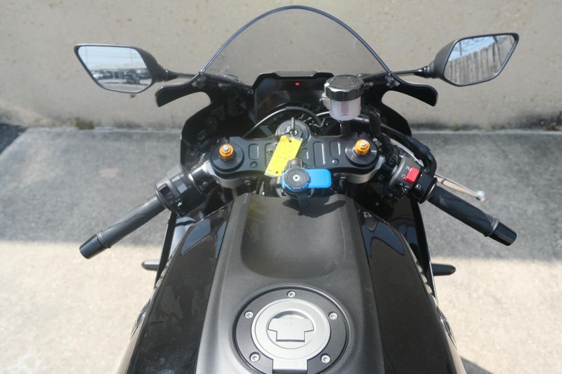 2024 Yamaha YZFR7 BLACK Image 12