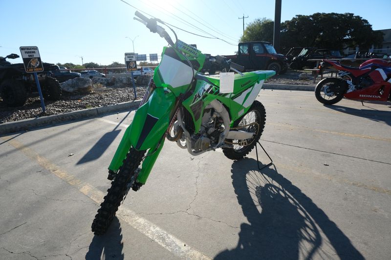 2025 Kawasaki KX450SR LIME GREENImage 7