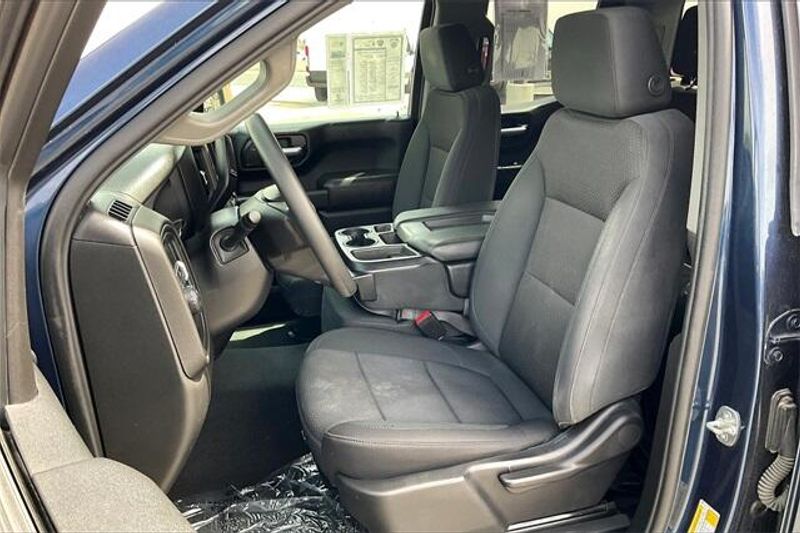 2021 Chevrolet Silverado 1500 CustomImage 24