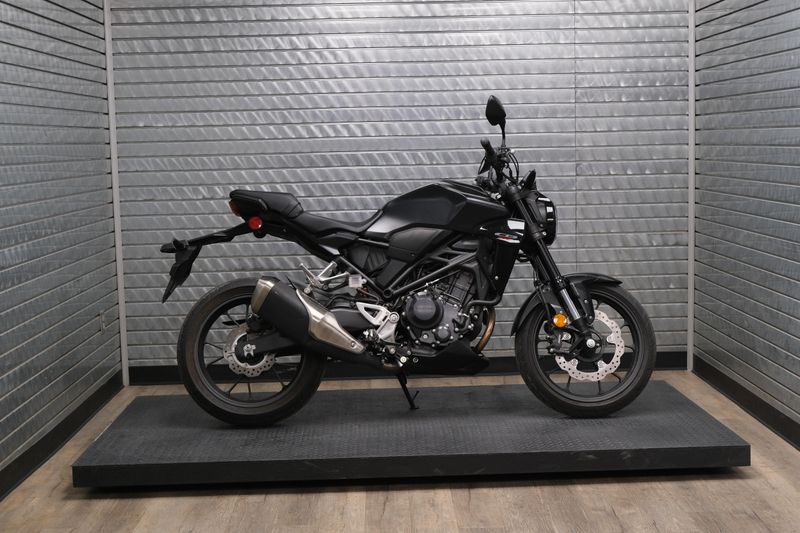 USED 2025 HONDA CB300R ABS Image 2