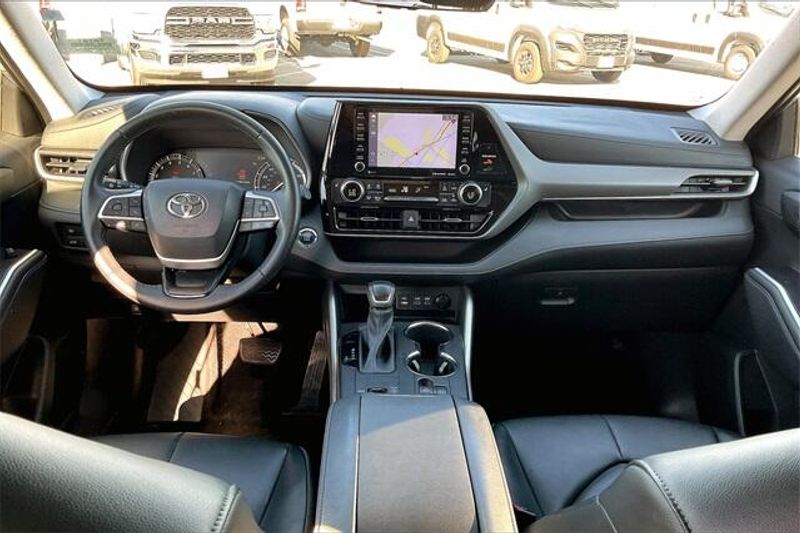 2022 Toyota Highlander XLEImage 15