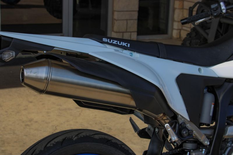 NEW 2025 SUZUKI DRZ4SM Image 8
