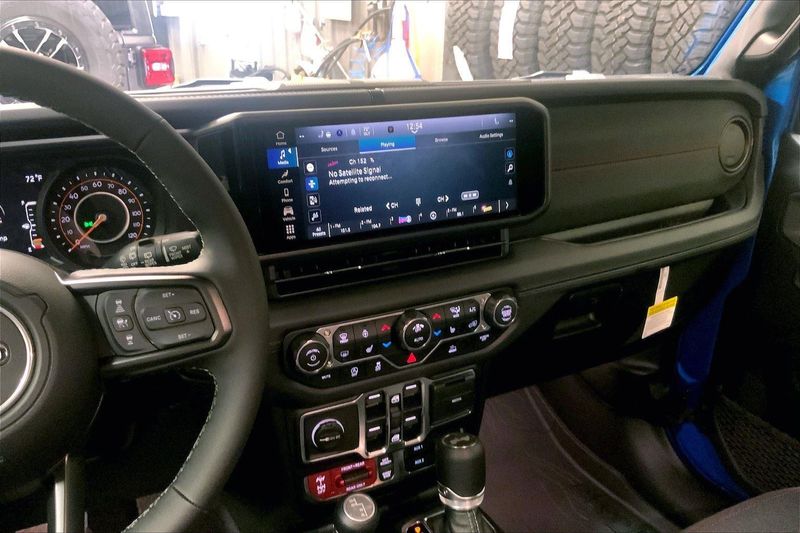 2025 Jeep Wrangler Unlimited Rubicon photo 6