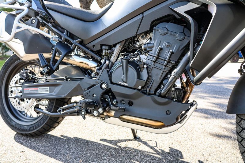 New 2025 CFMOTO IBEX 800E  GEM BLACK Image 14