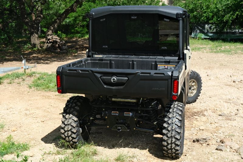 2025 Can-Am DEFENDER MAX LIMITED CAB HD10 DESERT TAN AND STEALTH BLACK Image 5