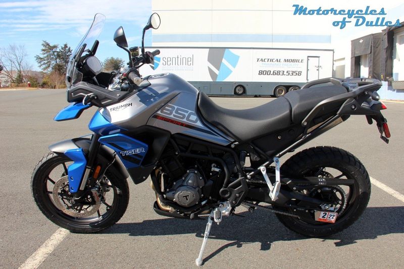 2023 Triumph Tiger 850 in a Graphite/Caspian Blue exterior color. Motorcycles of Dulles 571.934.4450 motorcyclesofdulles.com 