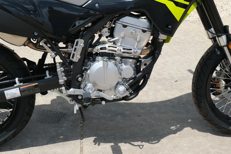 2026 Kawasaki KLX300SM NEON GREEN AND EBONY Image 10