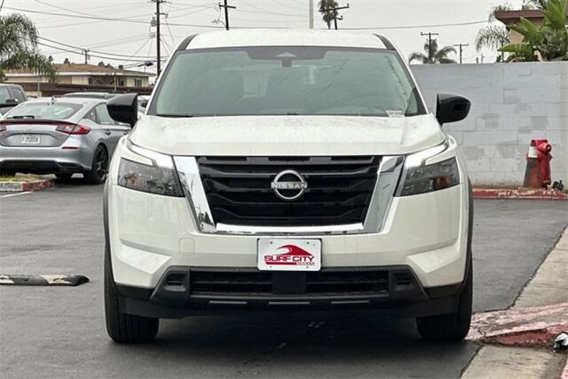 New 2025 Nissan Pathfinder SImage 6
