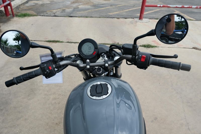 2024 Kawasaki ELIMINATOR PEARL STORM GRAY Image 15