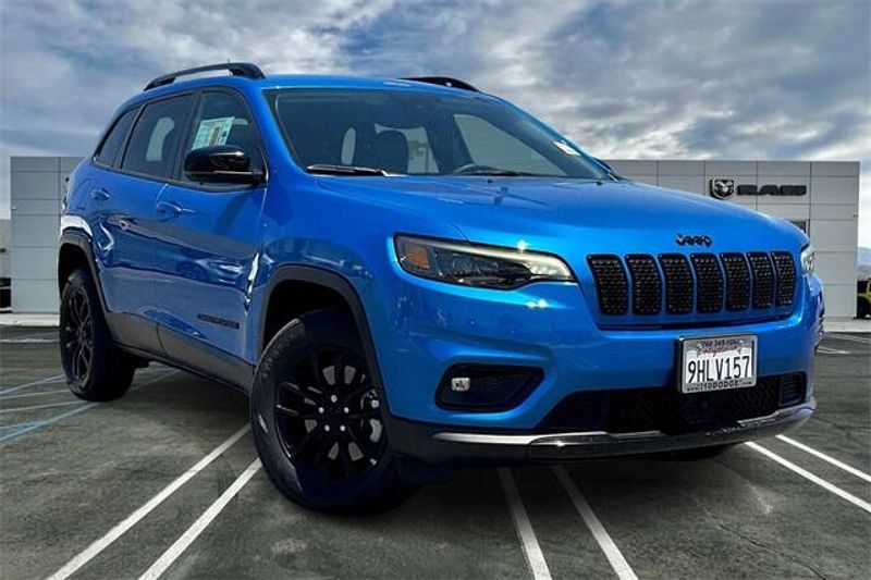 Used 2023 Jeep Cherokee AltitudeImage 12