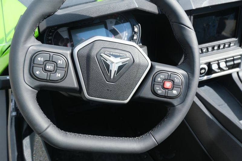 NEW 2025 POLARIS SLINGSHOT SL AUTODRIVE Image 18