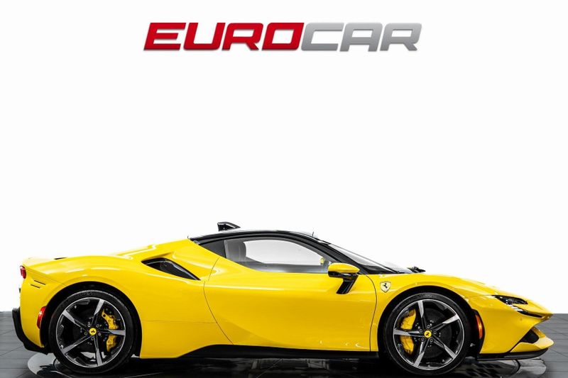 2022 Ferrari SF90 Stradale *CARBON FIBER INTERIOR * FRONT PPF*Image 6