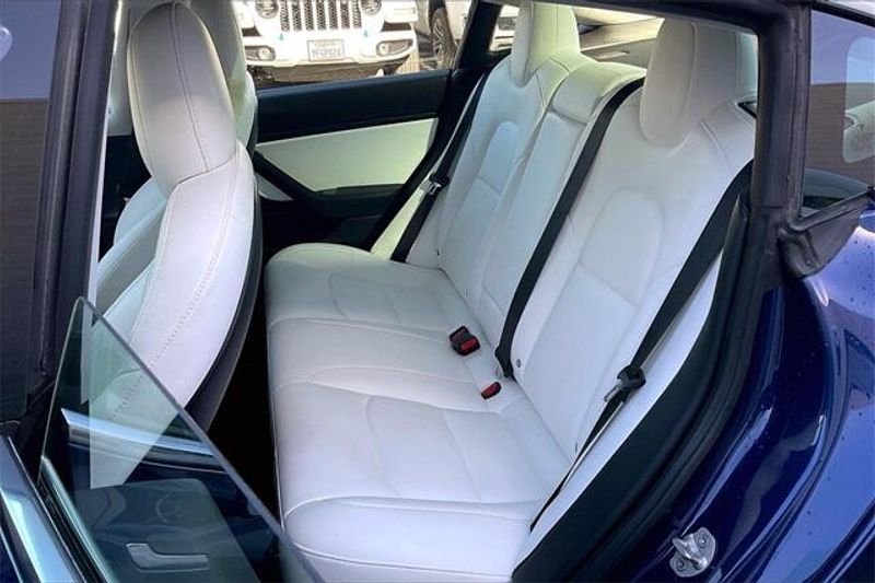 2018 Tesla Model 3 Long RangeImage 25