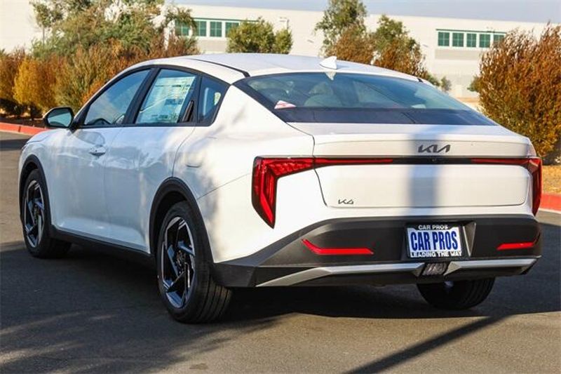New 2025 Kia K4 EXImage 15