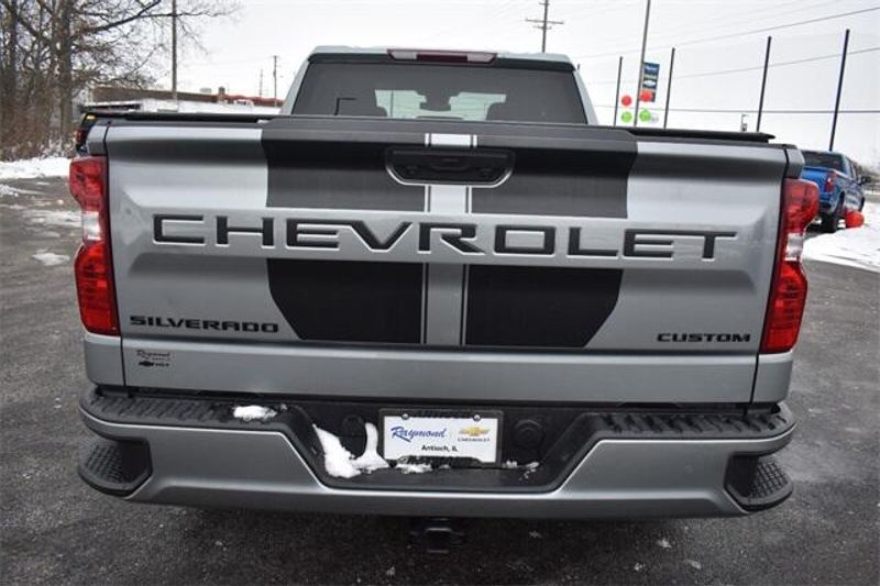 2023 Chevrolet Silverado 1500 CustomImage 4