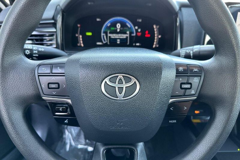 Used 2025 Toyota Camry LEImage 21