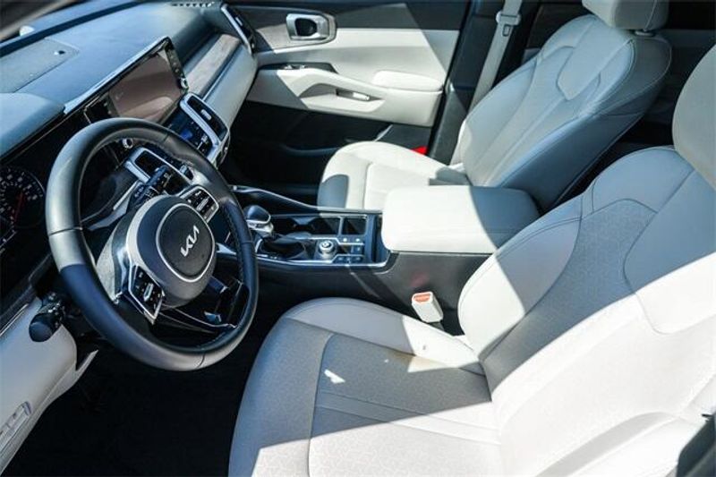 Used 2022 Kia Sorento EXImage 19