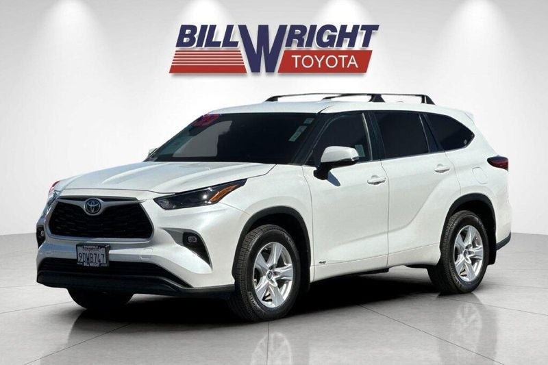 Used 2023 Toyota Highlander Hybrid LEImage 7