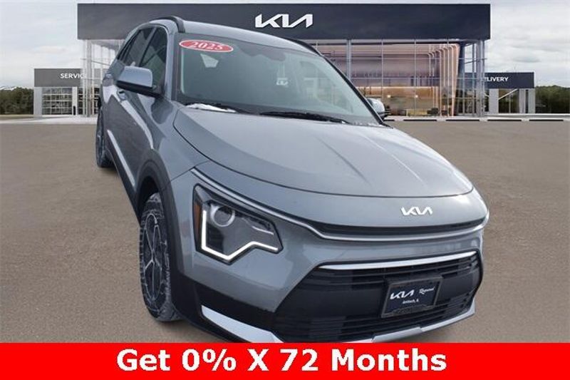 New 2025 Kia Niro LXImage 9