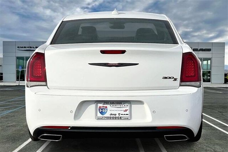 2022 Chrysler 300 SImage 3