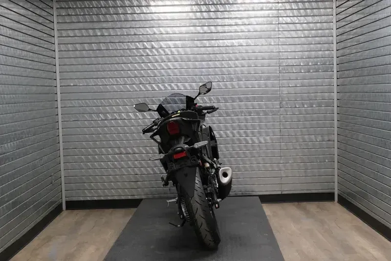 NEW 2026 YAMAHA YZFR3 ABS Image 4