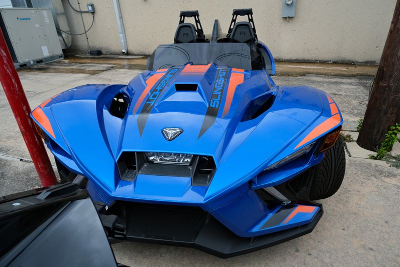 2024 Polaris SLINGSHOT R MANUALImage 8