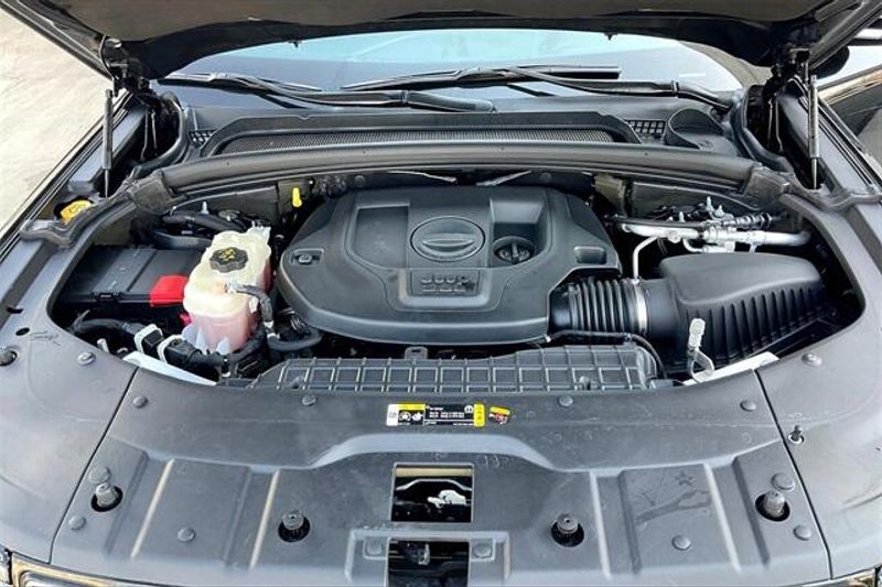Used 2022 Jeep Grand Cherokee L OverlandImage 9