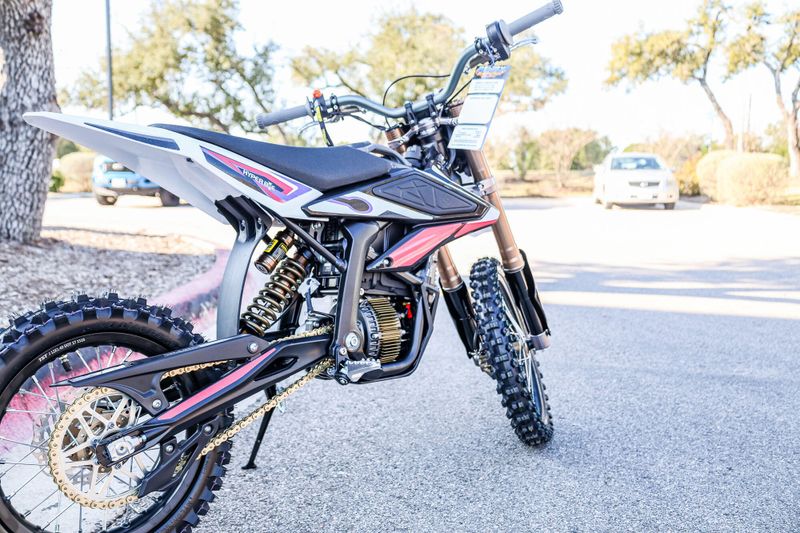 New 2025 SURRON HYPER BEE  PINK Image 19