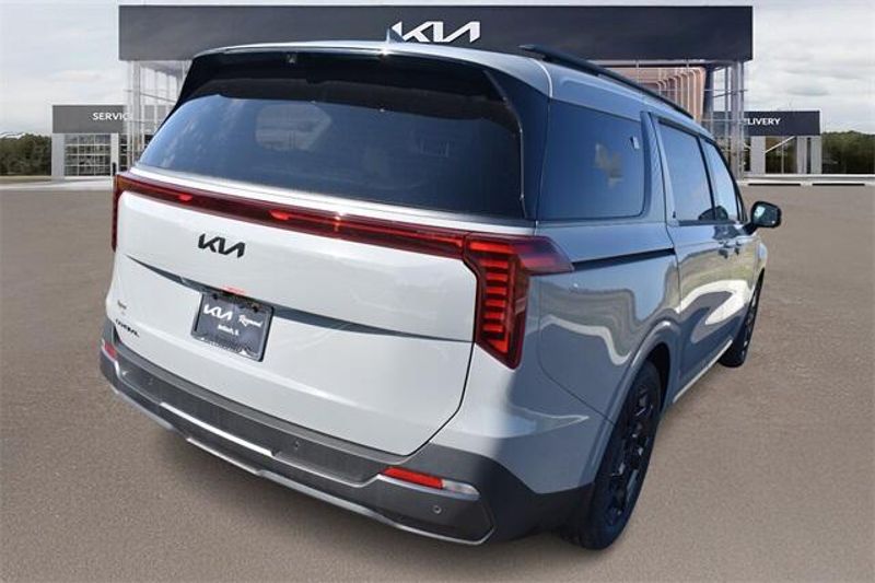 2025 Kia Carnival SX PrestigeImage 3
