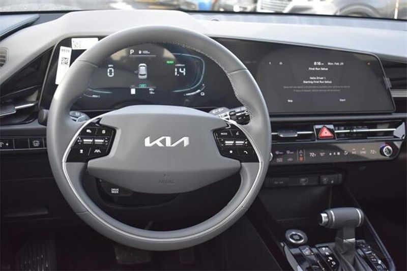 New 2025 Kia Niro EXImage 18
