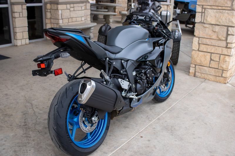 NEW 2026 KAWASAKI NINJA ZX6R Image 9