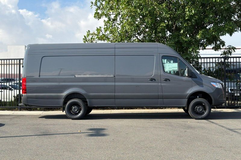 New 2026 Mercedes-Benz Sprinter 2500 Cargo 170 WBImage 3