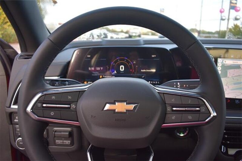 New 2026 Chevrolet Suburban PremierImage 33